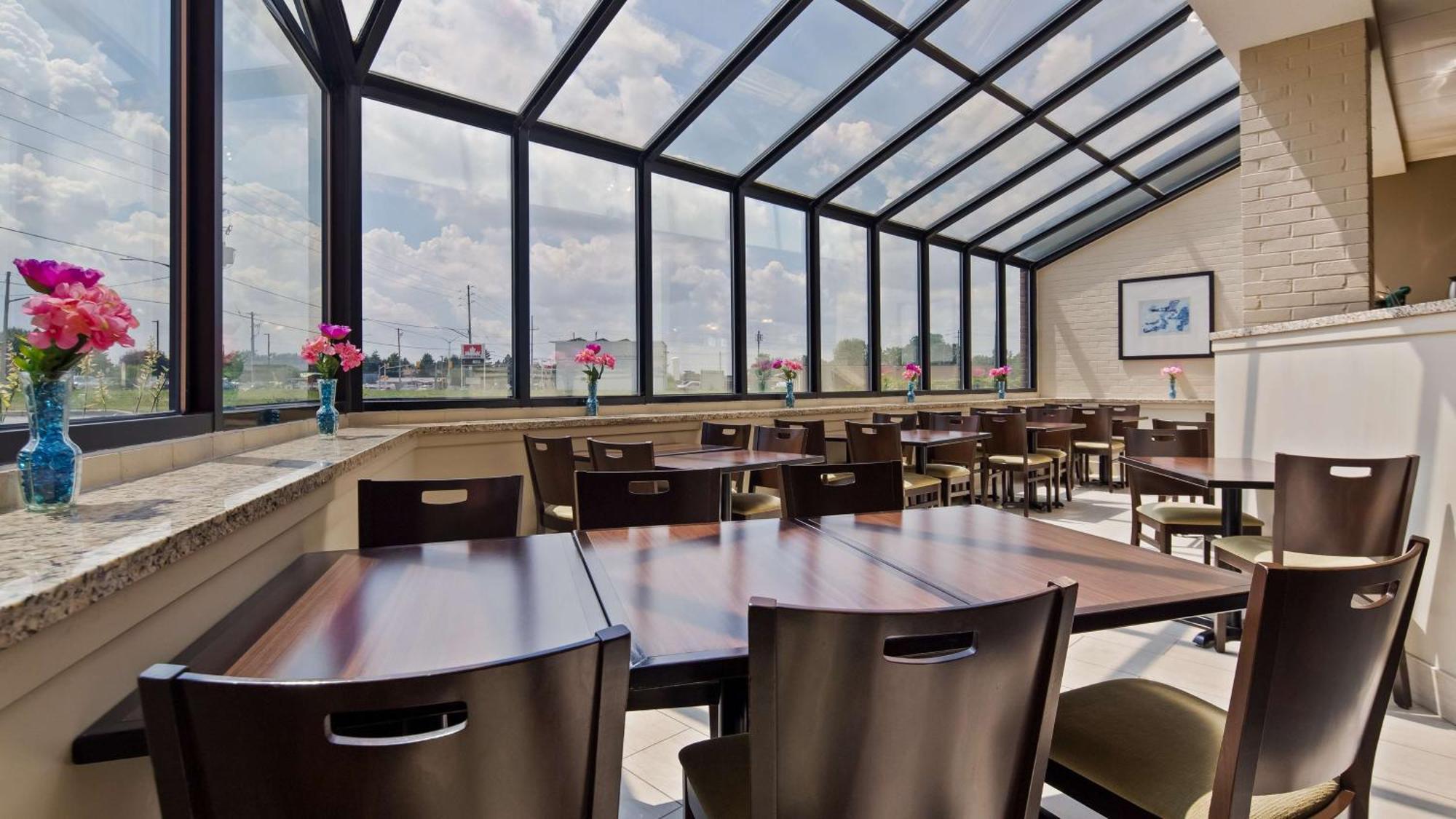 Best Western London Airport Inn & Suites Luaran gambar